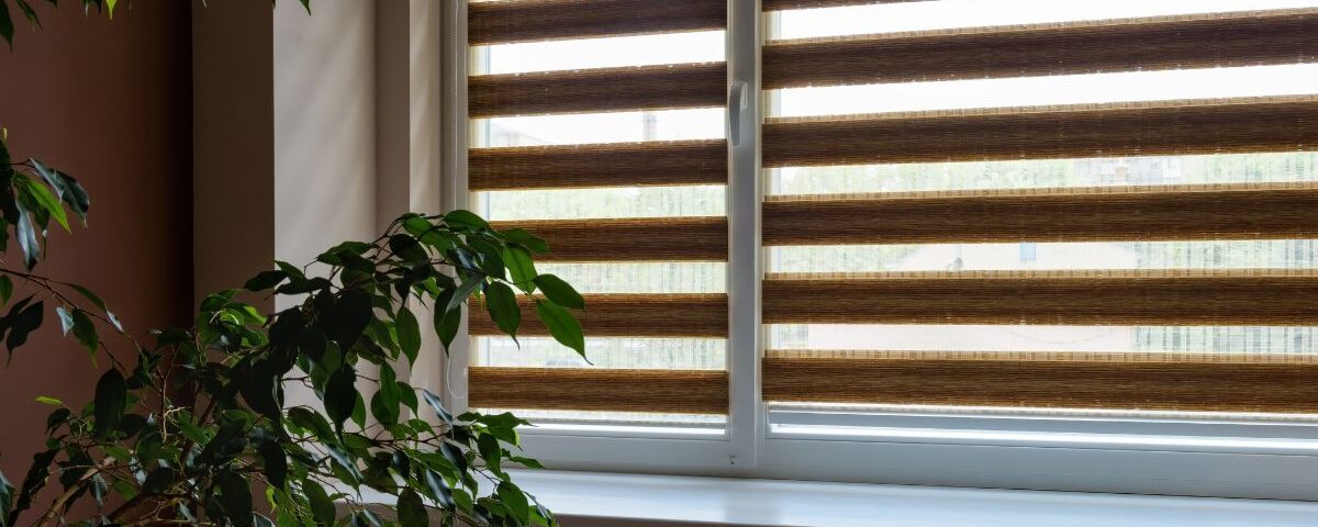 Cortinas y Persianas con Energía Solar